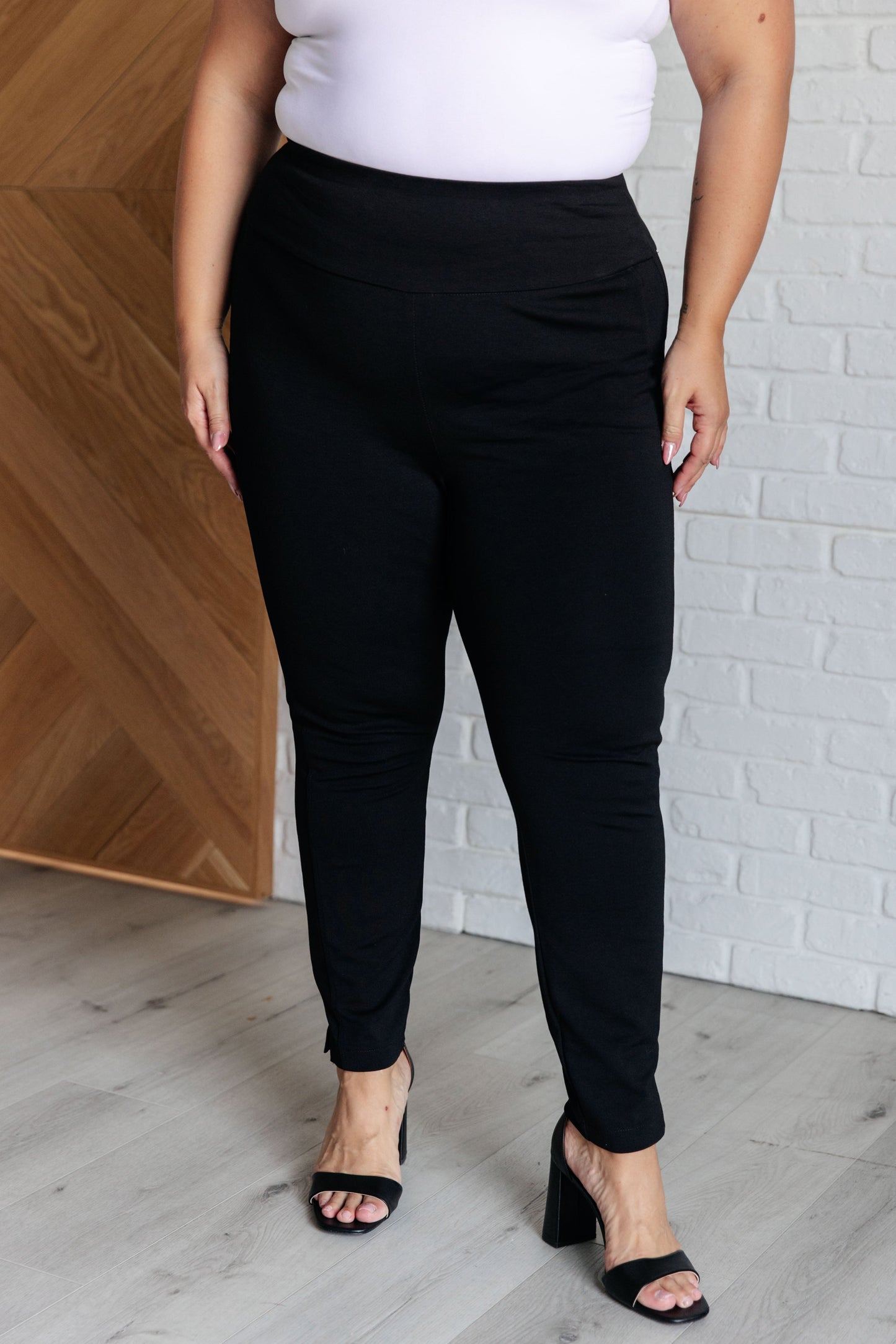 Maddie Skinny 28" Pants in Black - Southern Divas Boutique