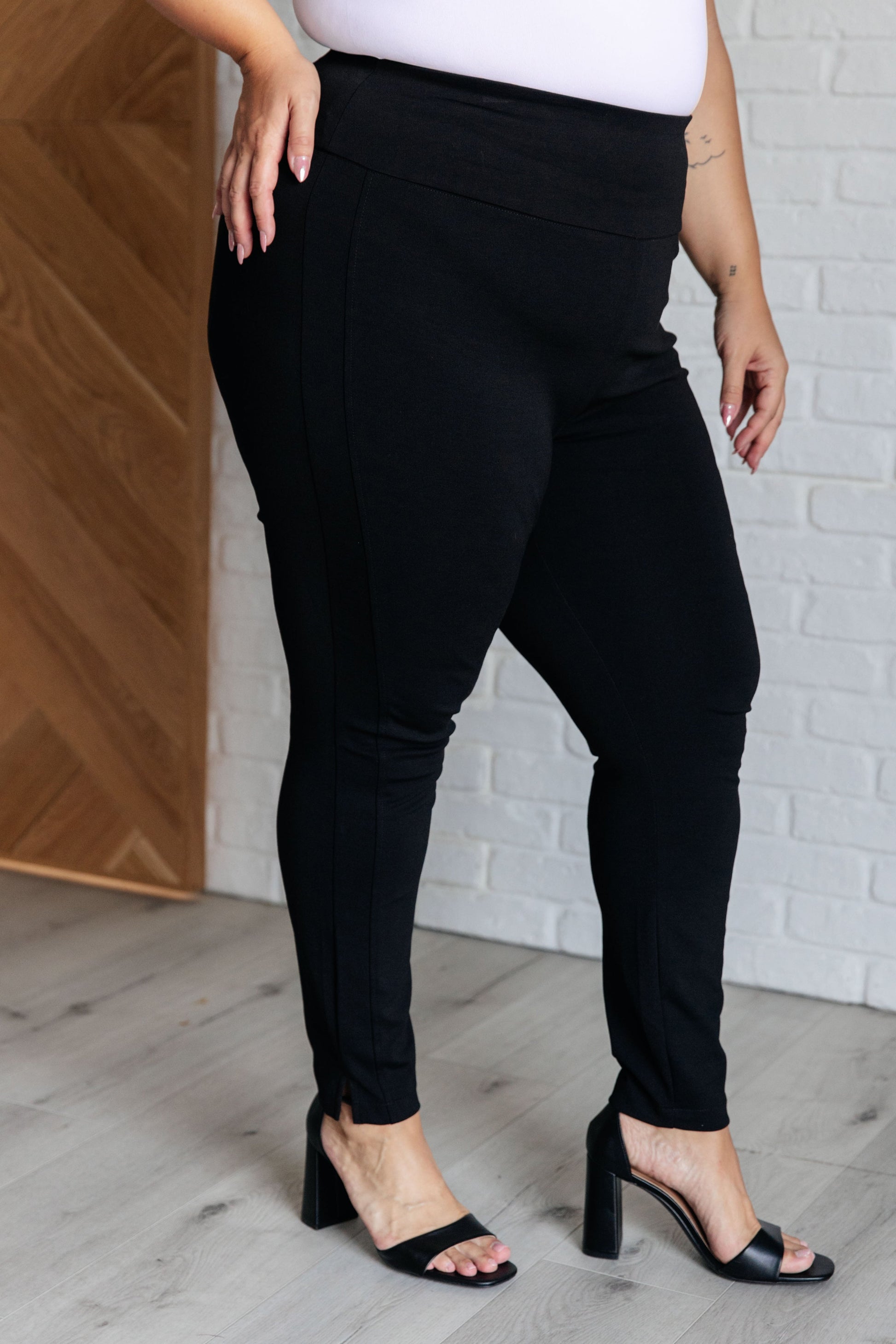 Maddie Skinny 28" Pants in Black - Southern Divas Boutique